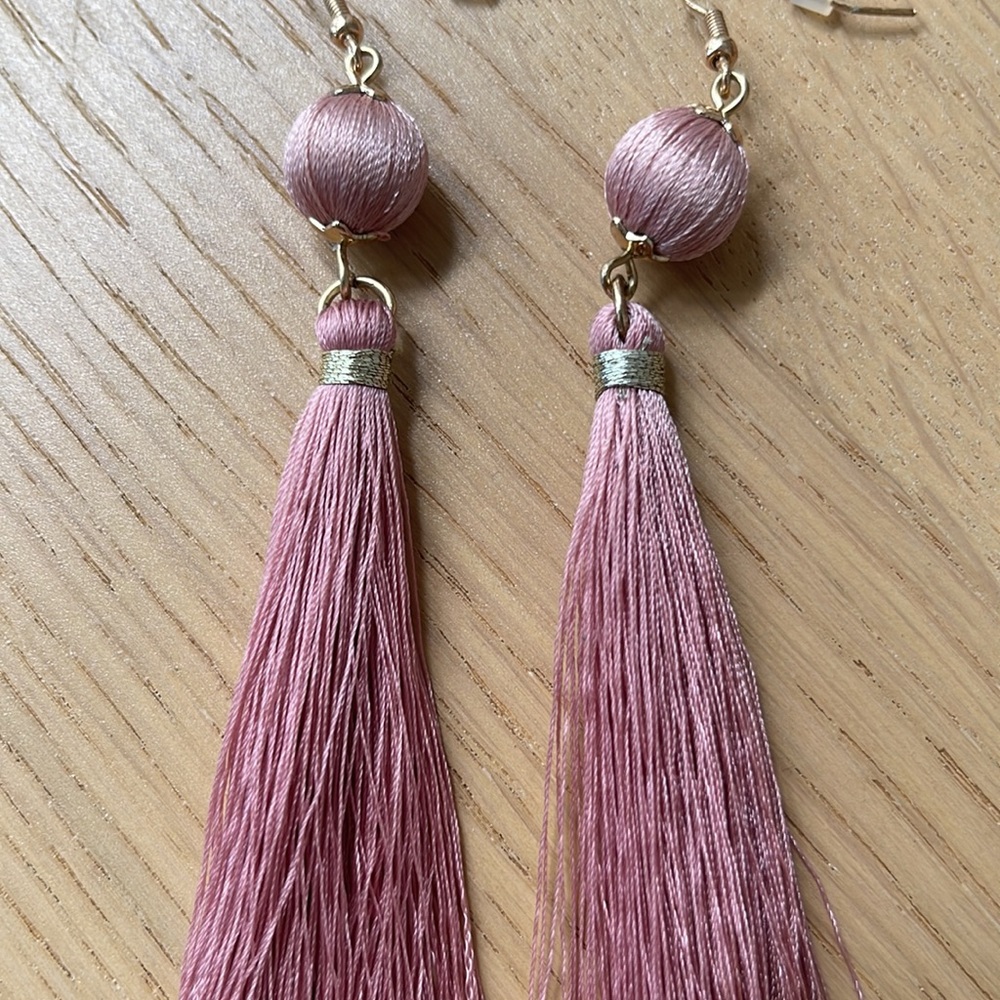 Pick and gold tassel earrings - Picture 2 of 3